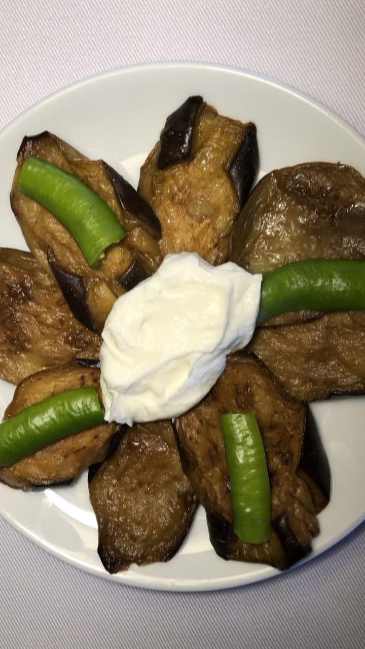 Patlıcan yoğurtlu